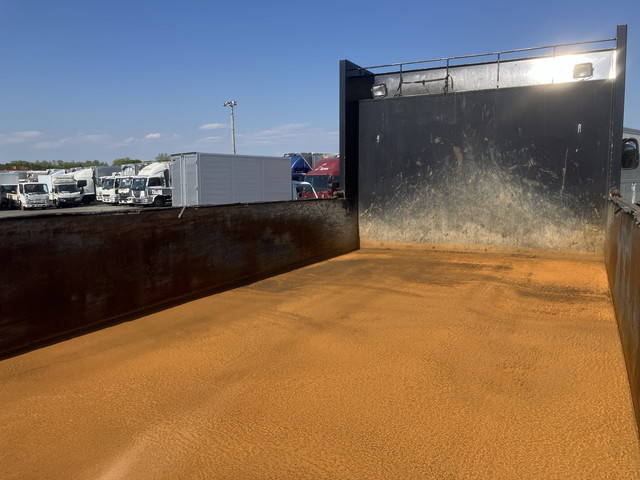 いすゞギガダンプ大型（10t）[写真12]