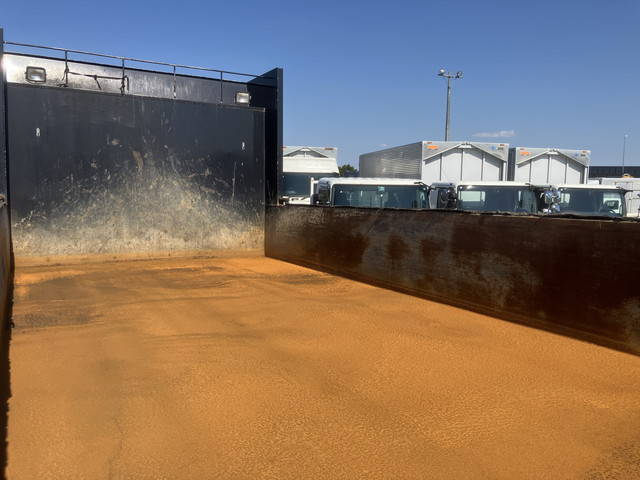 いすゞギガダンプ大型（10t）[写真13]