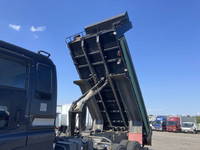 いすゞギガダンプ大型（10t）[写真17]