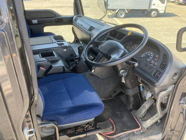 いすゞギガダンプ大型（10t）[写真32]