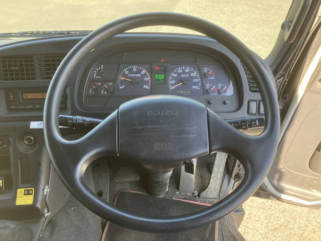 いすゞギガダンプ大型（10t）[写真36]
