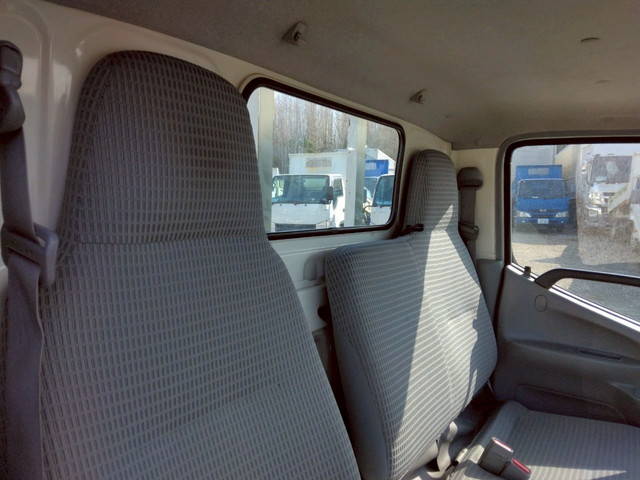 トヨタトヨエース平ボディ小型（2t・3t）[写真11]