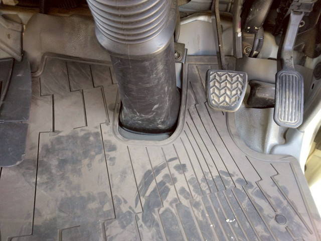 トヨタトヨエース平ボディ小型（2t・3t）[写真23]