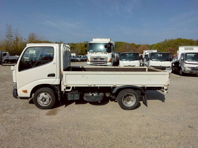 トヨタトヨエース平ボディ小型（2t・3t）[写真04]