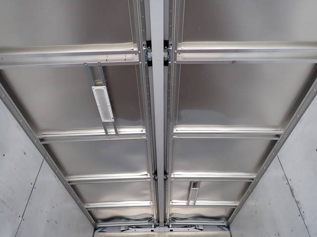 三菱ふそうファイターアルミウイング中型（4t）[写真12]