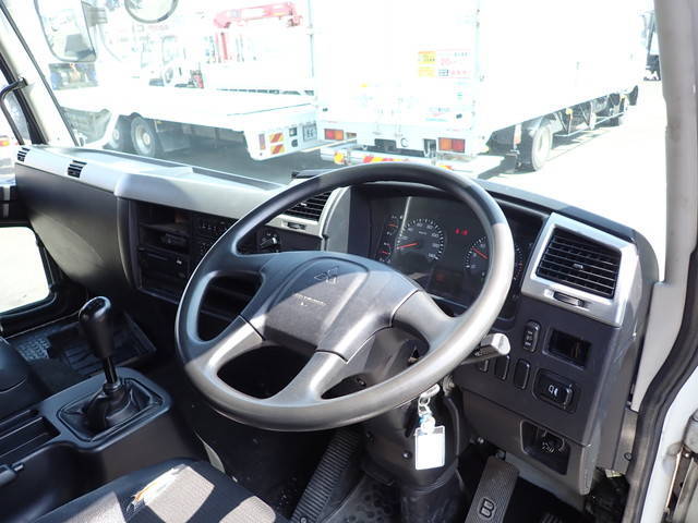 三菱ふそうファイターアルミウイング中型（4t）[写真32]