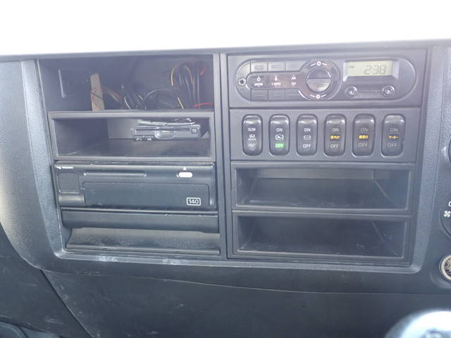 三菱ふそうファイターアルミウイング中型（4t）[写真35]