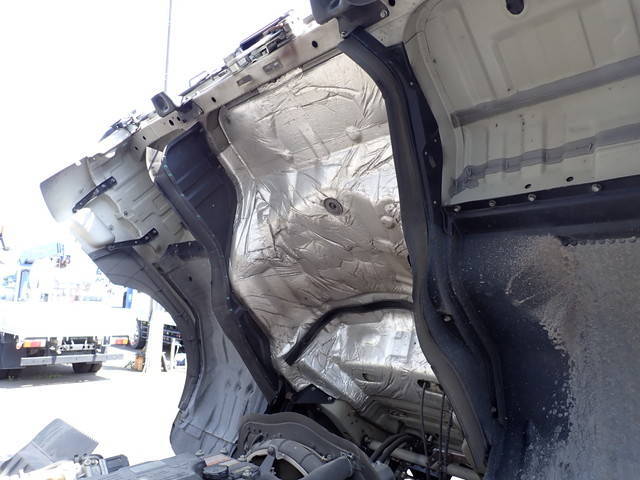 三菱ふそうファイターアルミウイング中型（4t）[写真36]