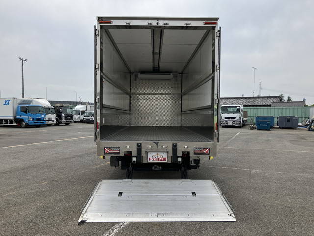いすゞフォワード冷蔵冷凍ウイング増トン（6t・8t）[写真12]