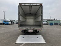 いすゞフォワード冷蔵冷凍ウイング増トン（6t・8t）[写真12]