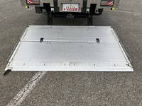 いすゞフォワード冷蔵冷凍ウイング増トン（6t・8t）[写真13]