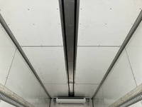 いすゞフォワード冷蔵冷凍ウイング増トン（6t・8t）[写真15]