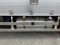 いすゞフォワード冷蔵冷凍ウイング増トン（6t・8t）[写真22]