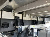 いすゞフォワード冷蔵冷凍ウイング増トン（6t・8t）[写真27]