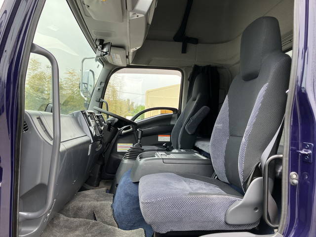 いすゞフォワード冷蔵冷凍ウイング増トン（6t・8t）[写真36]