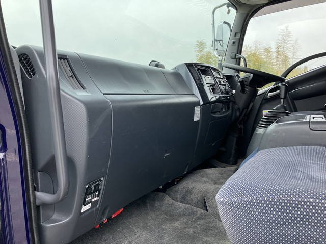 いすゞフォワード冷蔵冷凍ウイング増トン（6t・8t）[写真37]