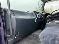 いすゞフォワード冷蔵冷凍ウイング増トン（6t・8t）[写真37]