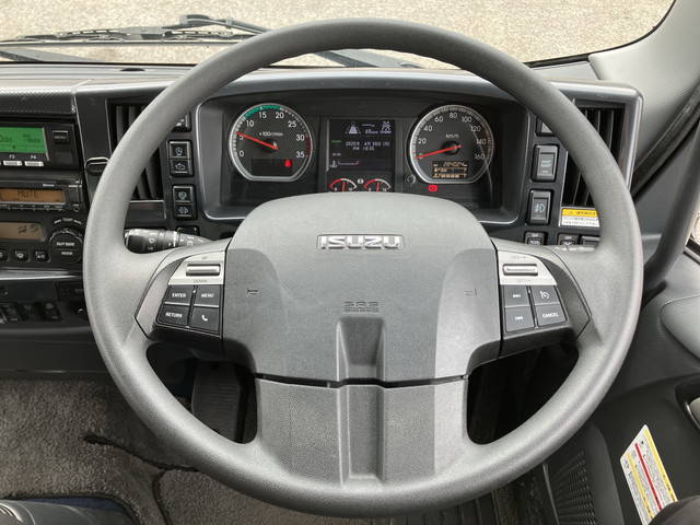 いすゞフォワード冷蔵冷凍ウイング増トン（6t・8t）[写真38]