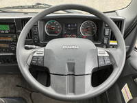 いすゞフォワード冷蔵冷凍ウイング増トン（6t・8t）[写真38]