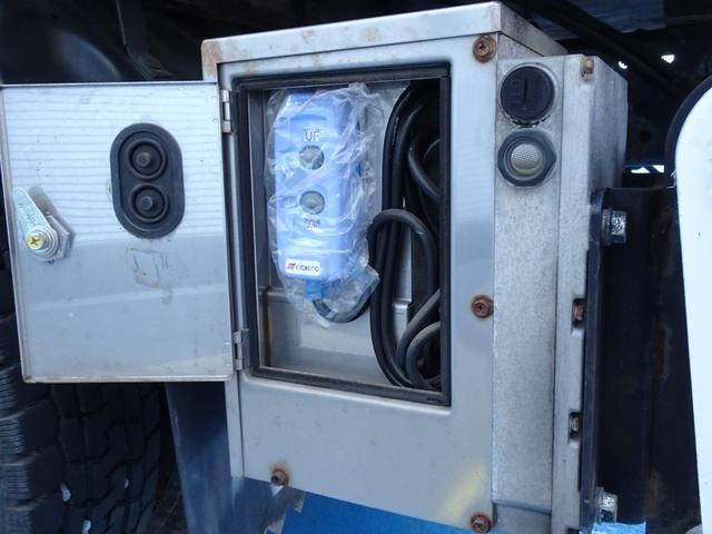 いすゞエルフ平ボディ小型（2t・3t）[写真15]