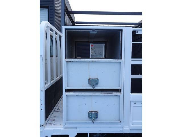 いすゞエルフ平ボディ小型（2t・3t）[写真22]