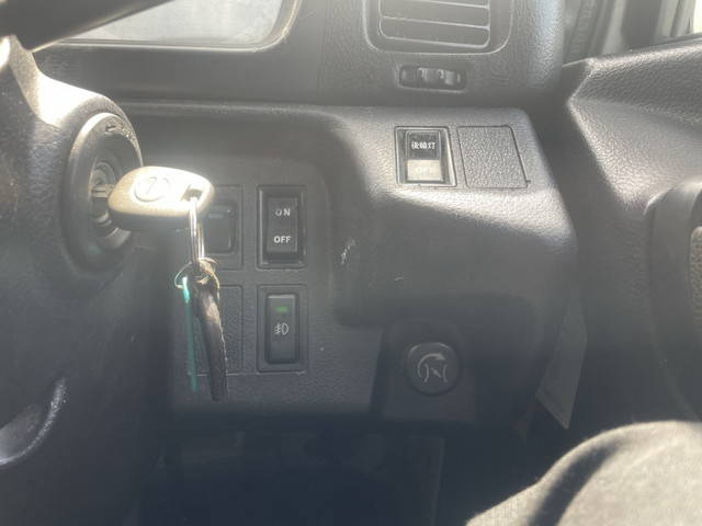 日野レンジャーアルミウイング中型（4t）[写真07]