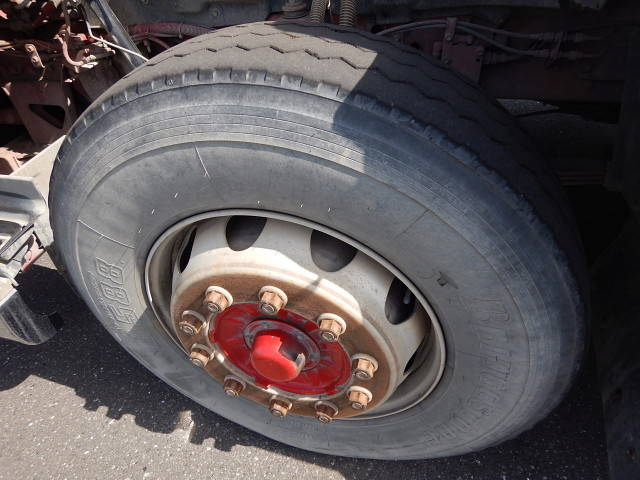 いすゞギガトレーラーヘッド（トラクターヘッド）大型（10t）[写真10]