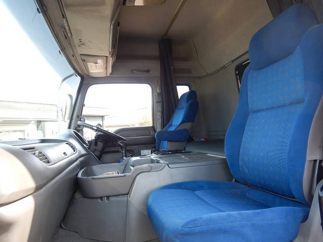 いすゞギガトレーラーヘッド（トラクターヘッド）大型（10t）[写真16]