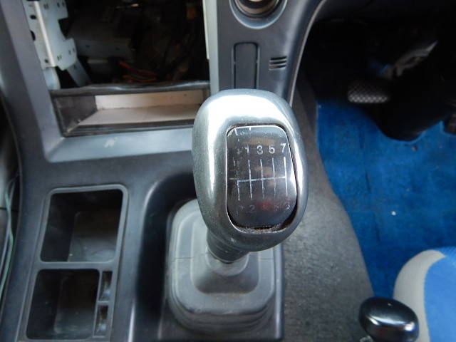 いすゞギガトレーラーヘッド（トラクターヘッド）大型（10t）[写真19]