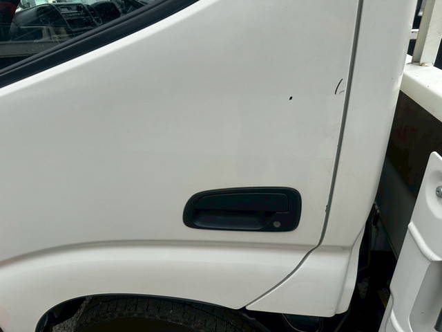 日野デュトロ平ボディ小型（2t・3t）[写真20]