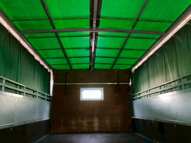 いすゞエルフ平ボディ小型（2t・3t）[写真12]