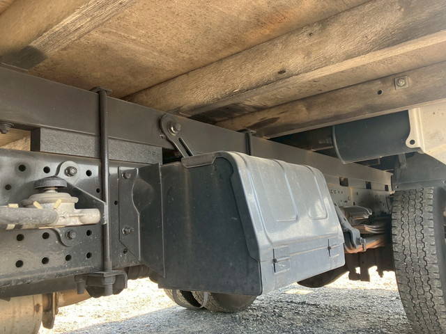 いすゞエルフ平ボディ小型（2t・3t）[写真20]