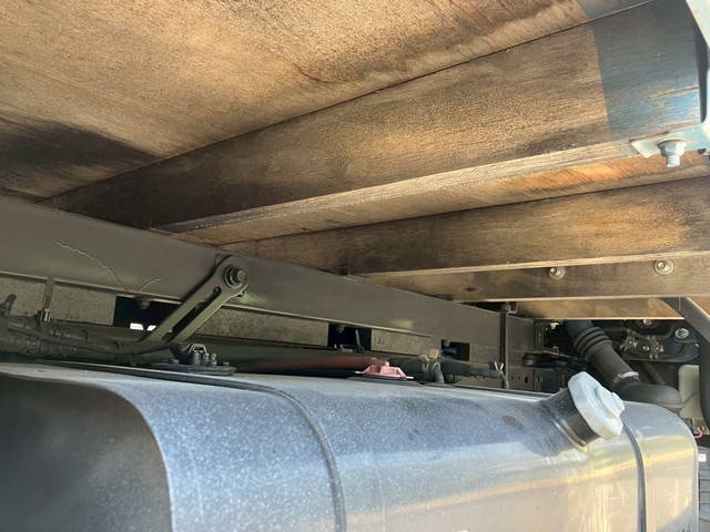 いすゞエルフ平ボディ小型（2t・3t）[写真23]