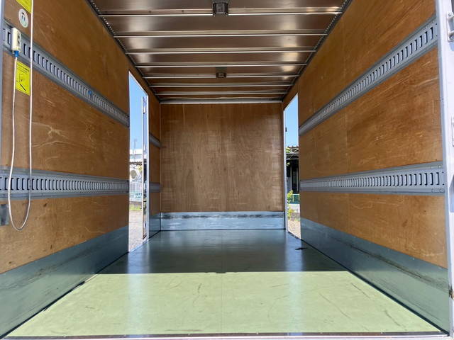 いすゞエルフアルミバン小型（2t・3t）[写真14]