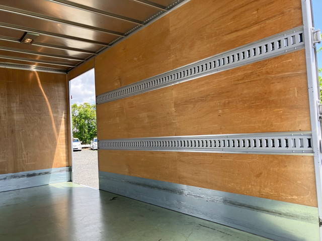 いすゞエルフアルミバン小型（2t・3t）[写真17]