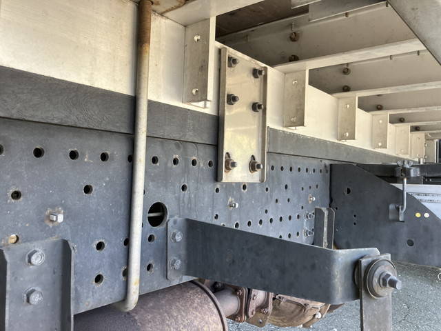 いすゞフォワードアルミブロック中型（4t）[写真21]