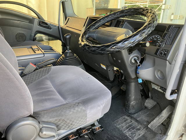 いすゞフォワードアルミブロック中型（4t）[写真32]