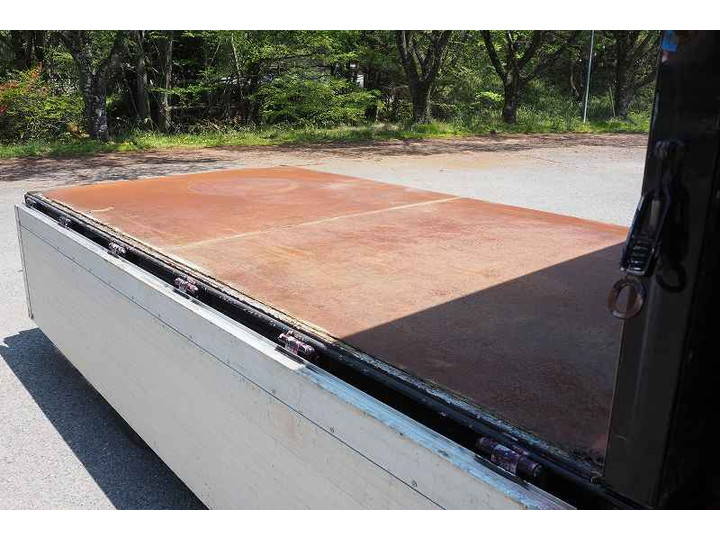 三菱ふそうキャンターアルミブロック小型（2t・3t）[写真10]