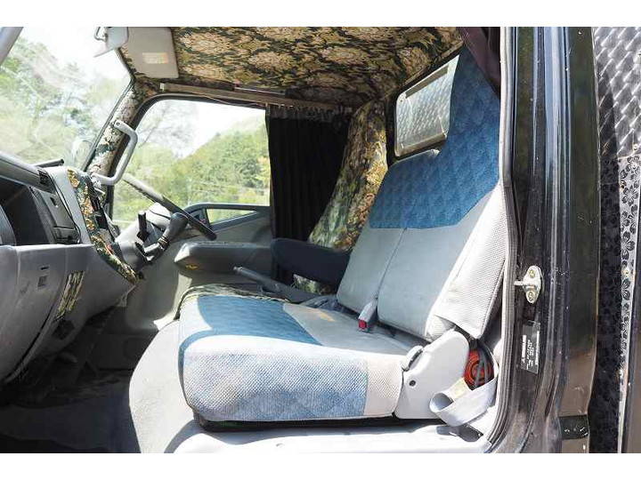 三菱ふそうキャンターアルミブロック小型（2t・3t）[写真35]