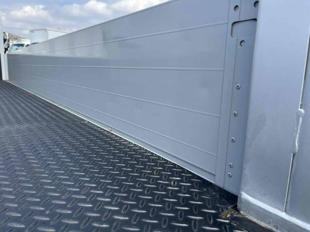 いすゞエルフアルミブロック小型（2t・3t）[写真11]