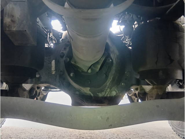 日野プロフィアトレーラーヘッド（トラクターヘッド）大型（10t）[写真12]