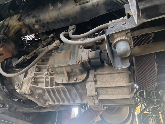 日野プロフィアトレーラーヘッド（トラクターヘッド）大型（10t）[写真14]