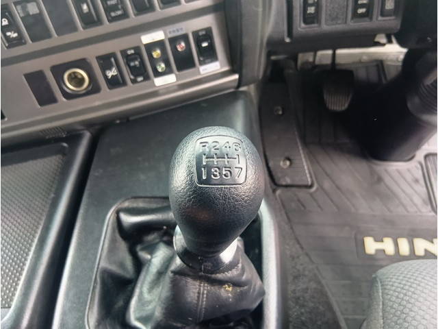 日野プロフィアトレーラーヘッド（トラクターヘッド）大型（10t）[写真20]