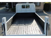 トヨタトヨエース平ボディ小型（2t・3t）[写真13]