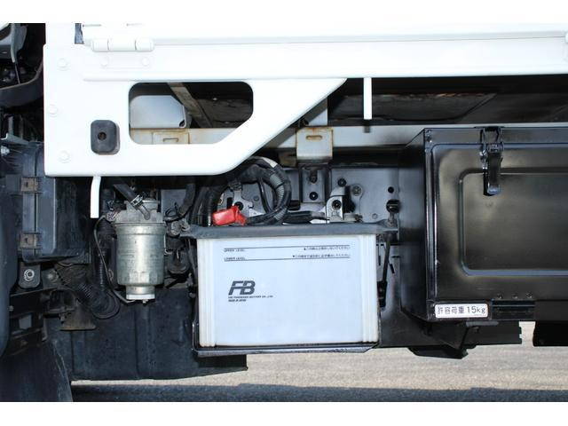 トヨタトヨエース平ボディ小型（2t・3t）[写真16]