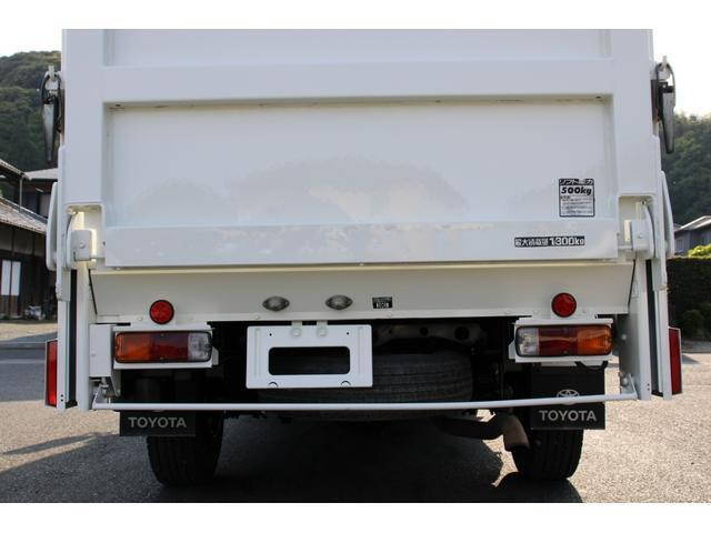 トヨタトヨエース平ボディ小型（2t・3t）[写真18]