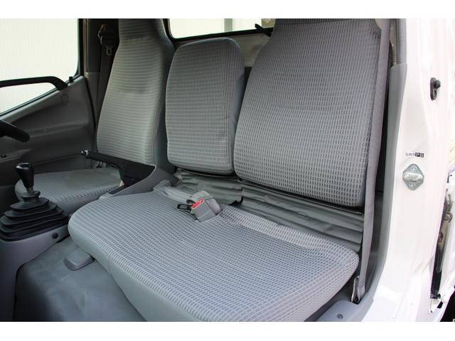 トヨタトヨエース平ボディ小型（2t・3t）[写真31]