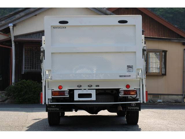 トヨタトヨエース平ボディ小型（2t・3t）[写真07]