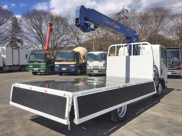 マツダタイタンクレーン4段小型（2t・3t）[写真02]