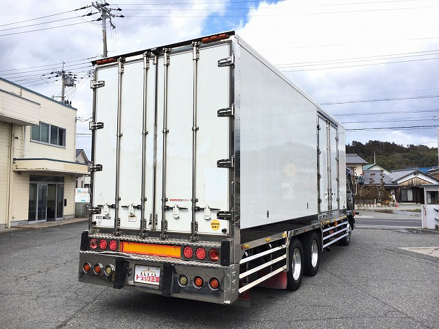 UDトラックスコンドル冷凍車（冷蔵車）増トン（6t・8t）[写真02]